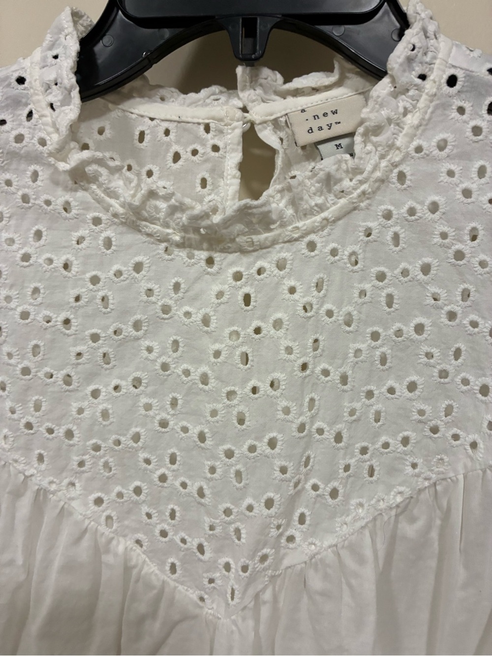 A new day short sleeve top medium - Picture 2 of 7